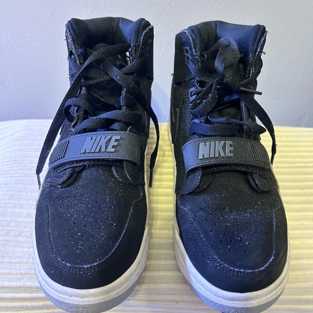 Jordan Legacy 312 ‘Black Suede’. AT4040-080
High Top Sneaker - Picture 9 of 11